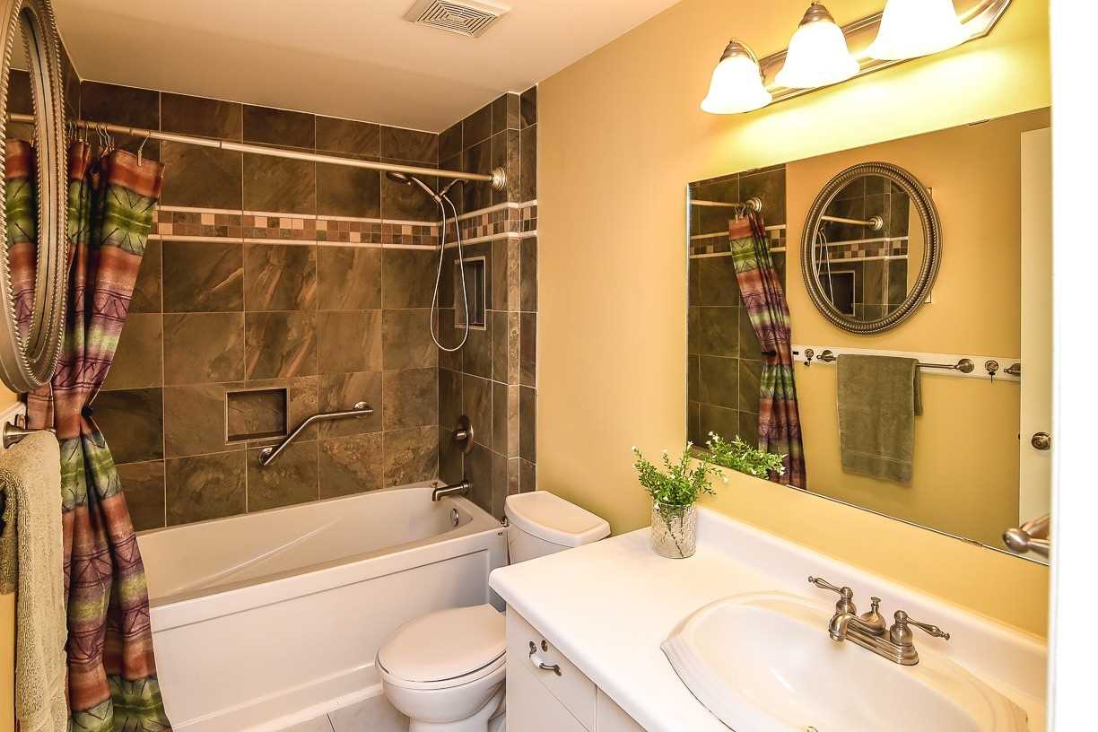 1 Royalwood Crt, #66