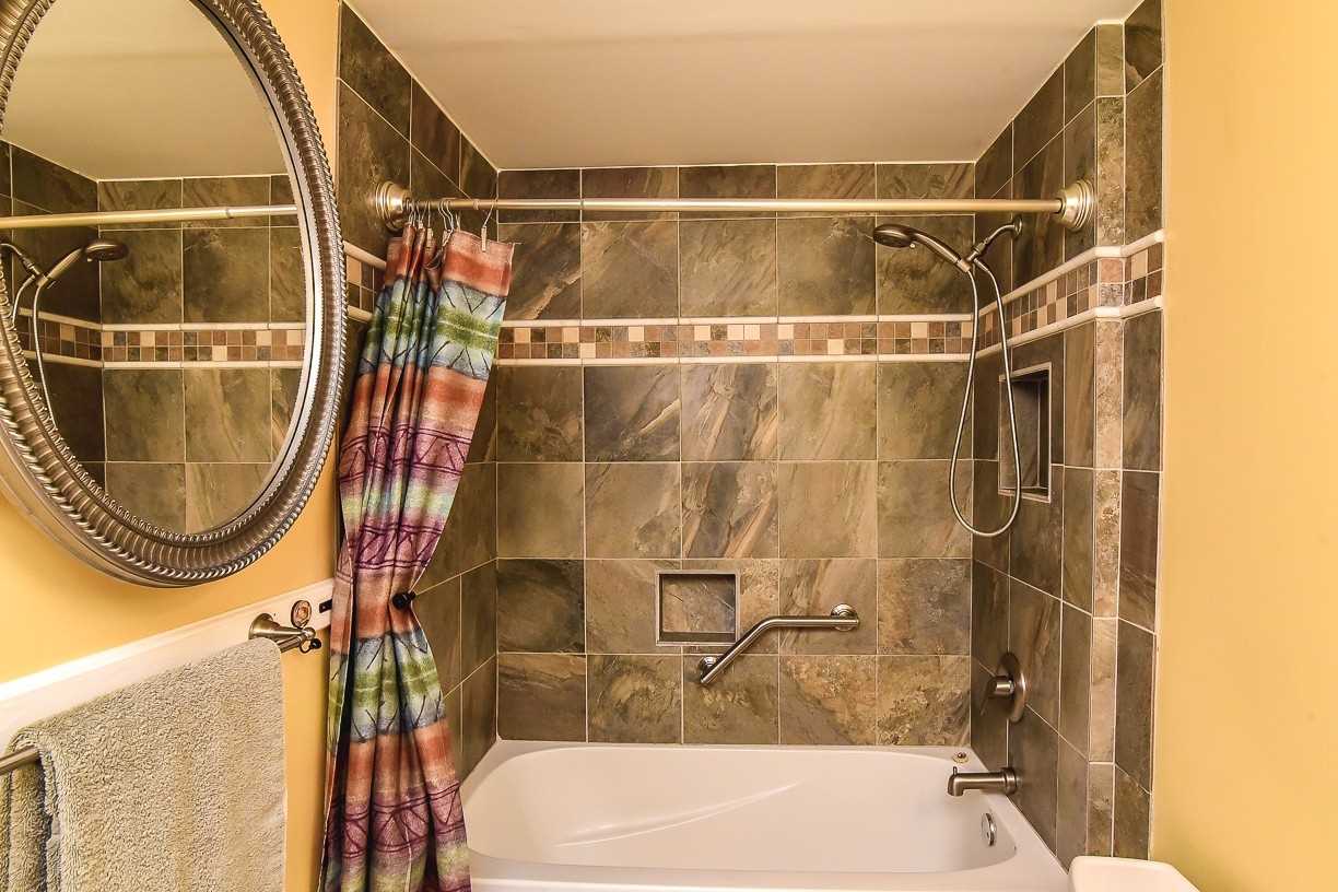 1 Royalwood Crt, #66