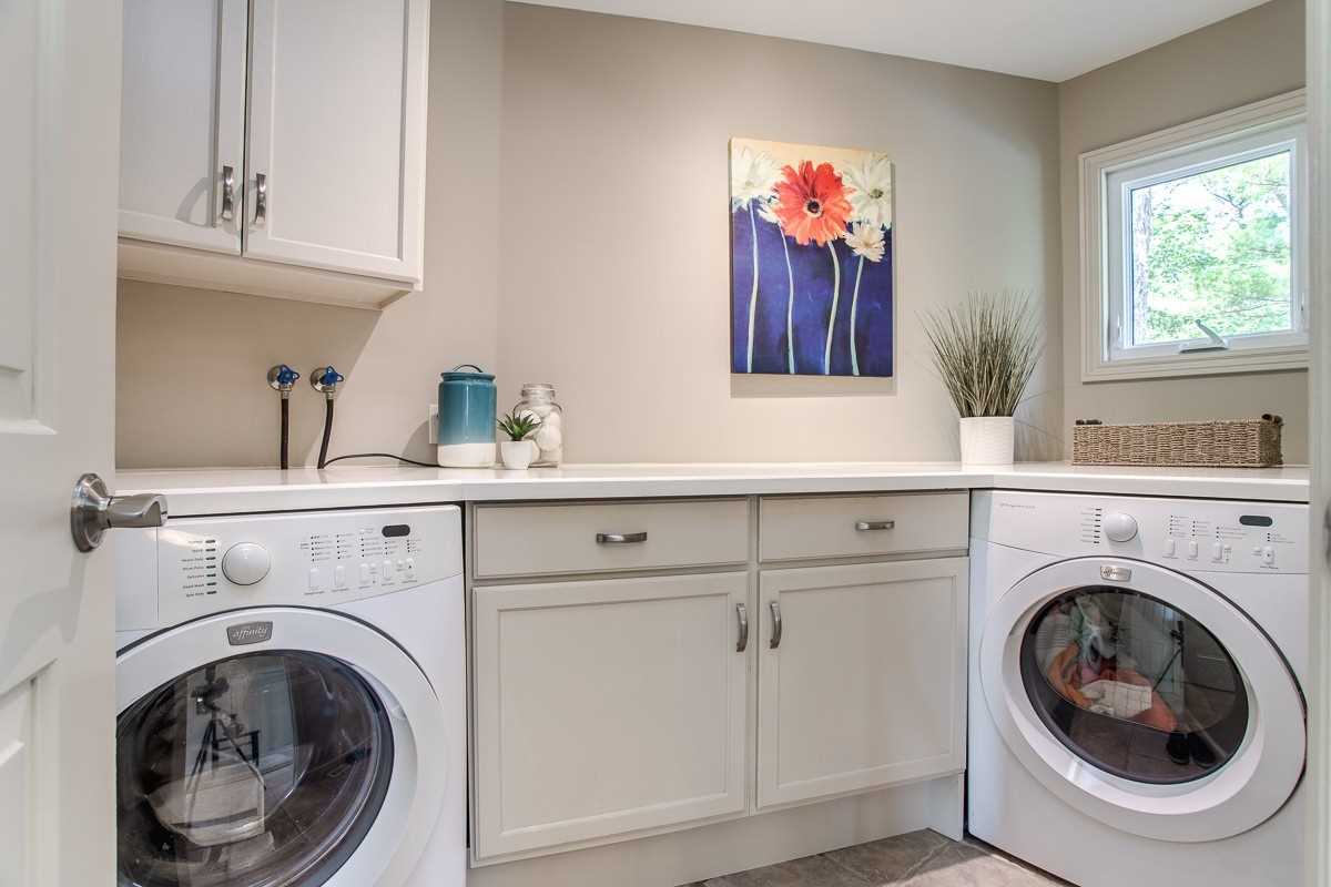 8382 Oak Ridges Dr