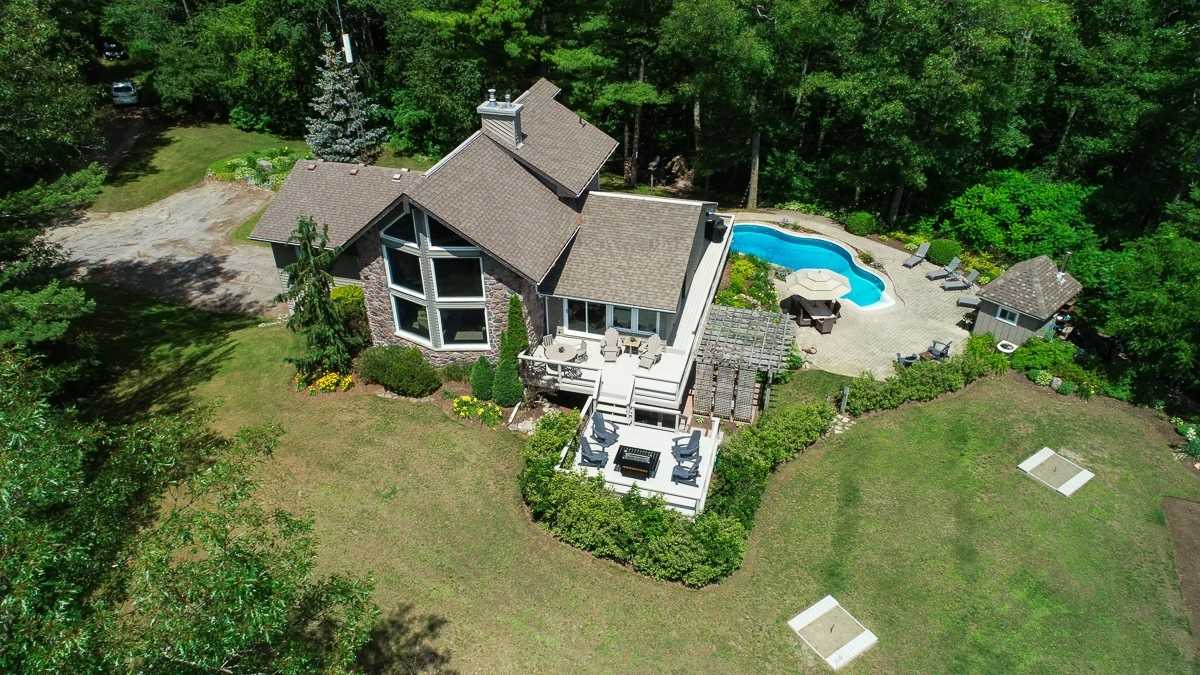 8382 Oak Ridges Dr