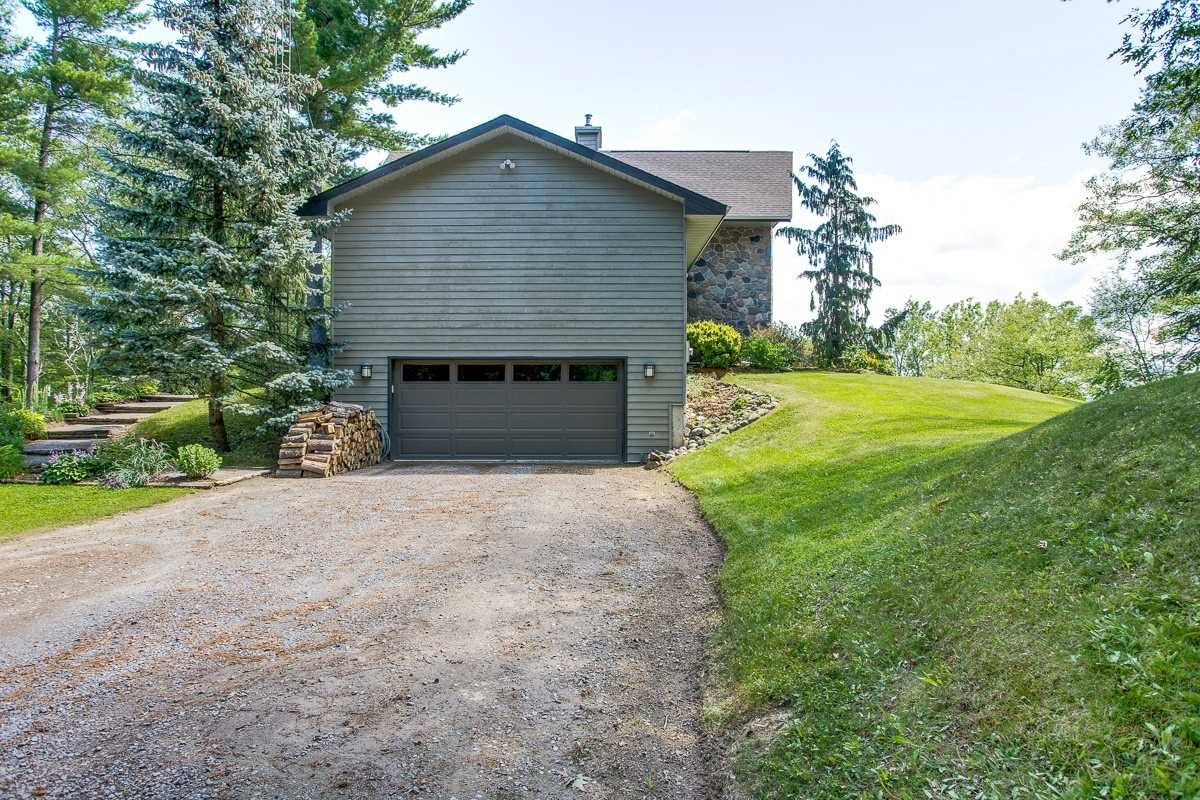 8382 Oak Ridges Dr