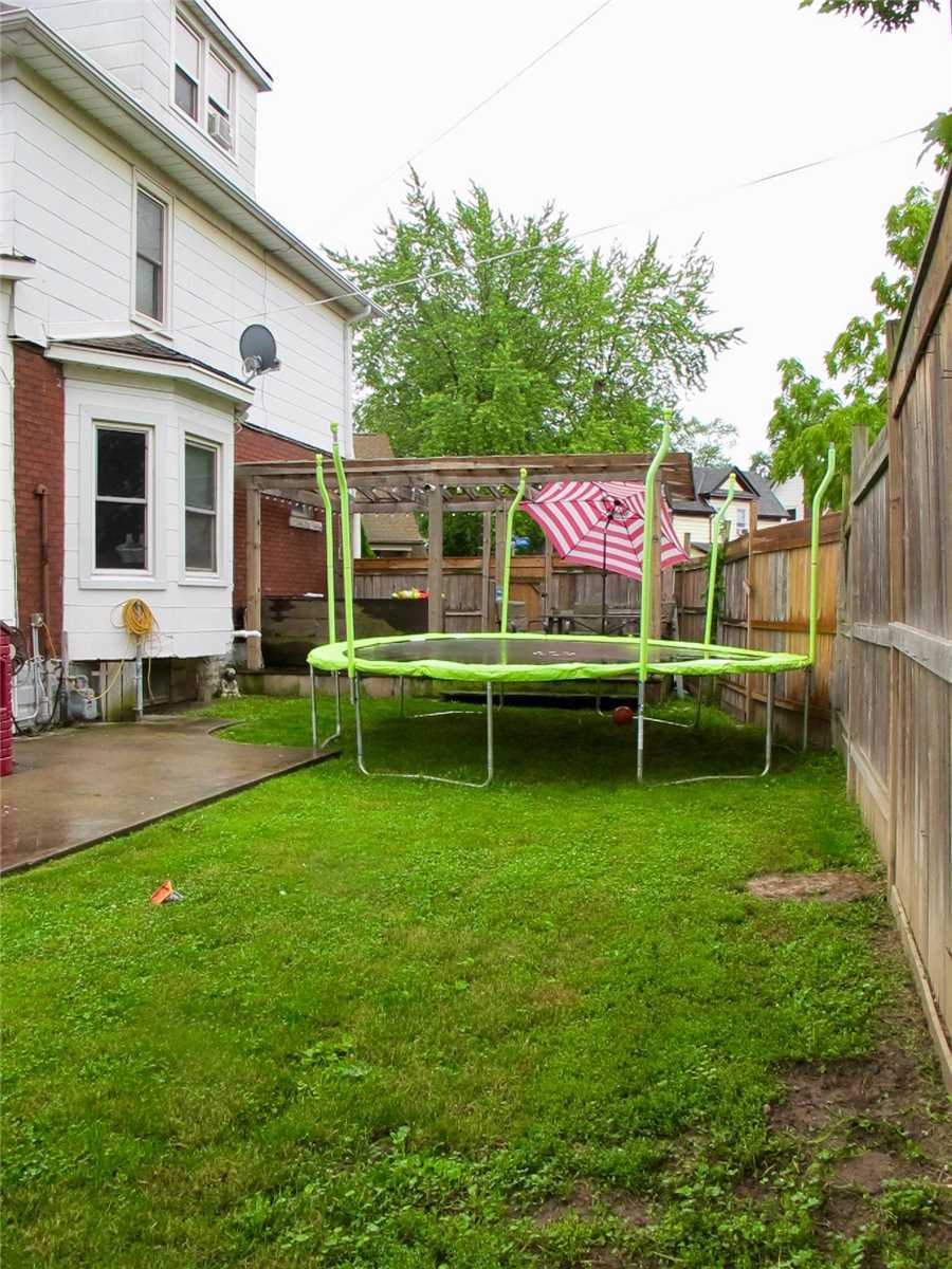 4743 Ryerson Cres