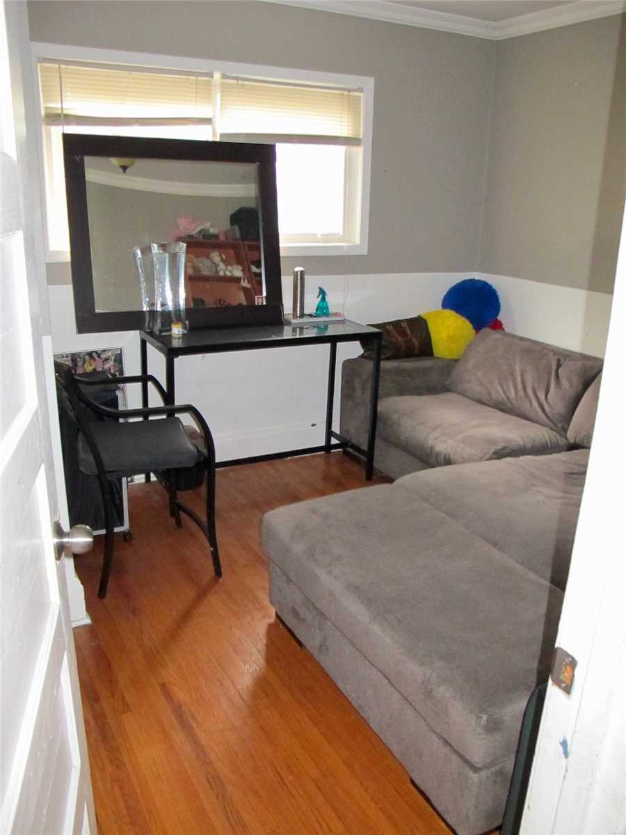4743 Ryerson Cres