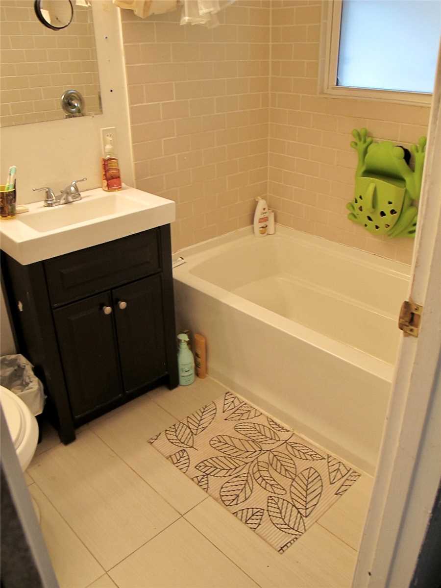 4743 Ryerson Cres