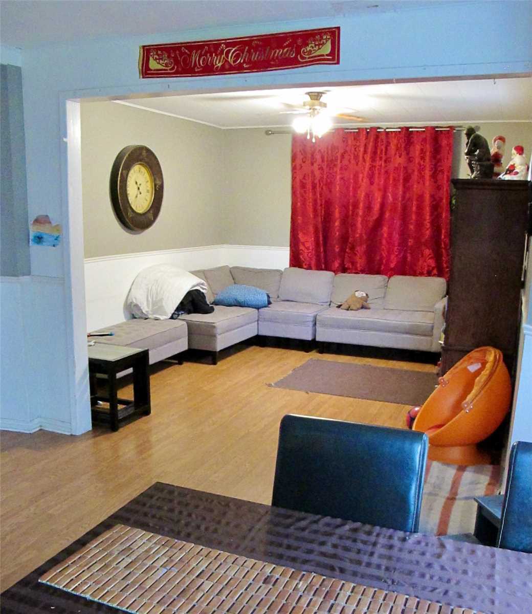 4743 Ryerson Cres