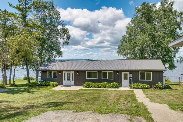 3320 County Rd 3 Rd, Prince Edward County