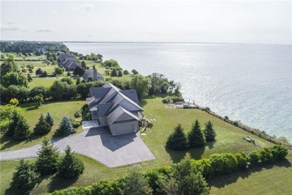 17325 Loyalist Pkwy, Prince Edward County