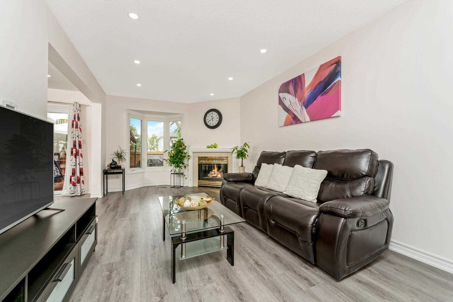 1 Royalwood Crt, #73