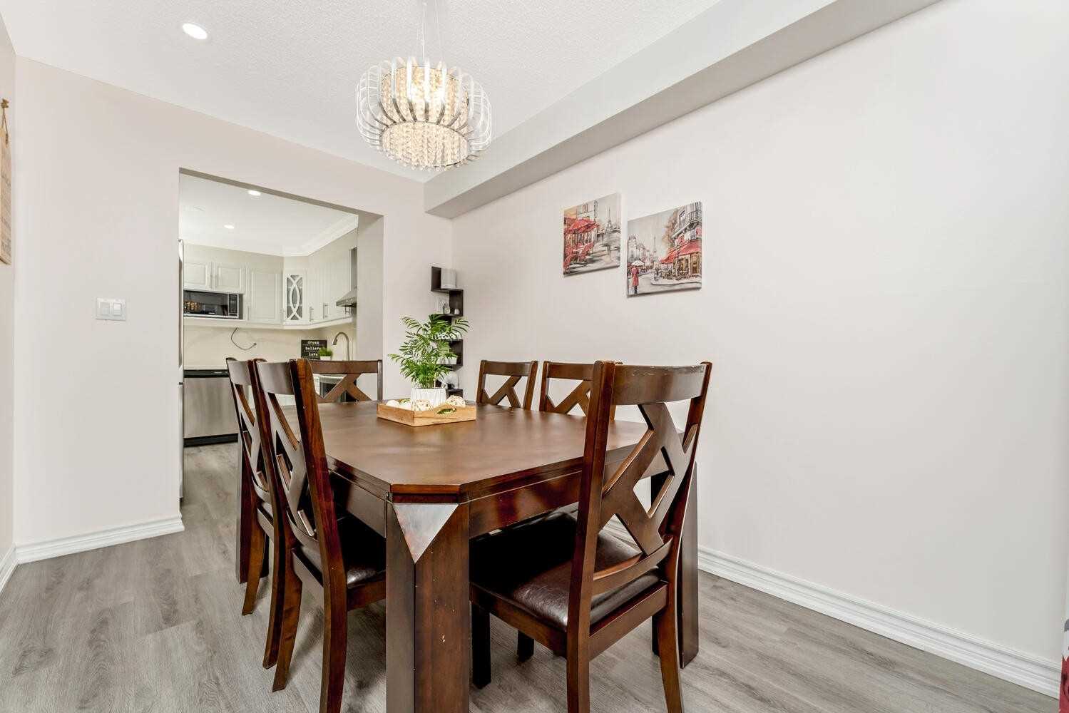 1 Royalwood Crt, #73