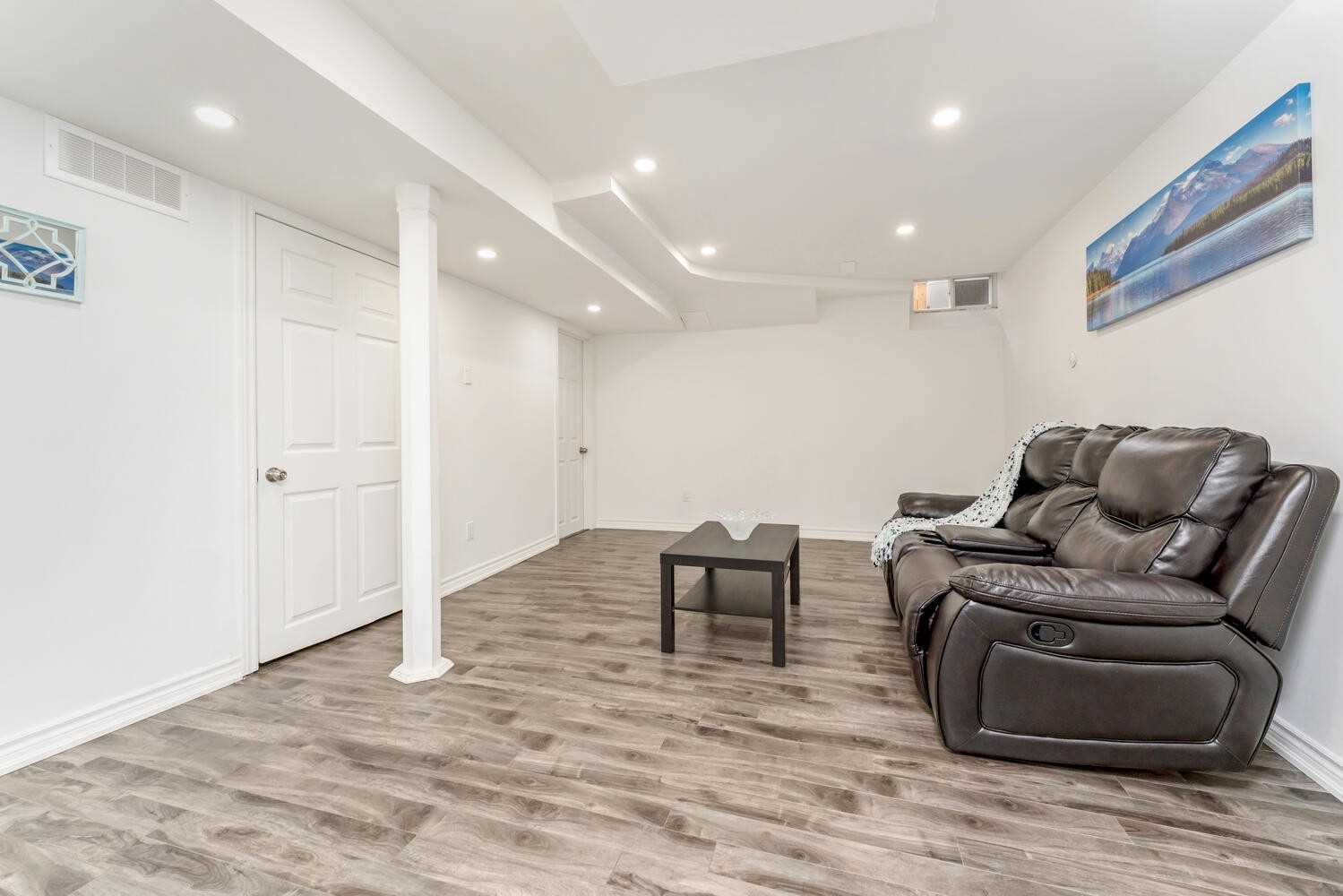 1 Royalwood Crt, #73