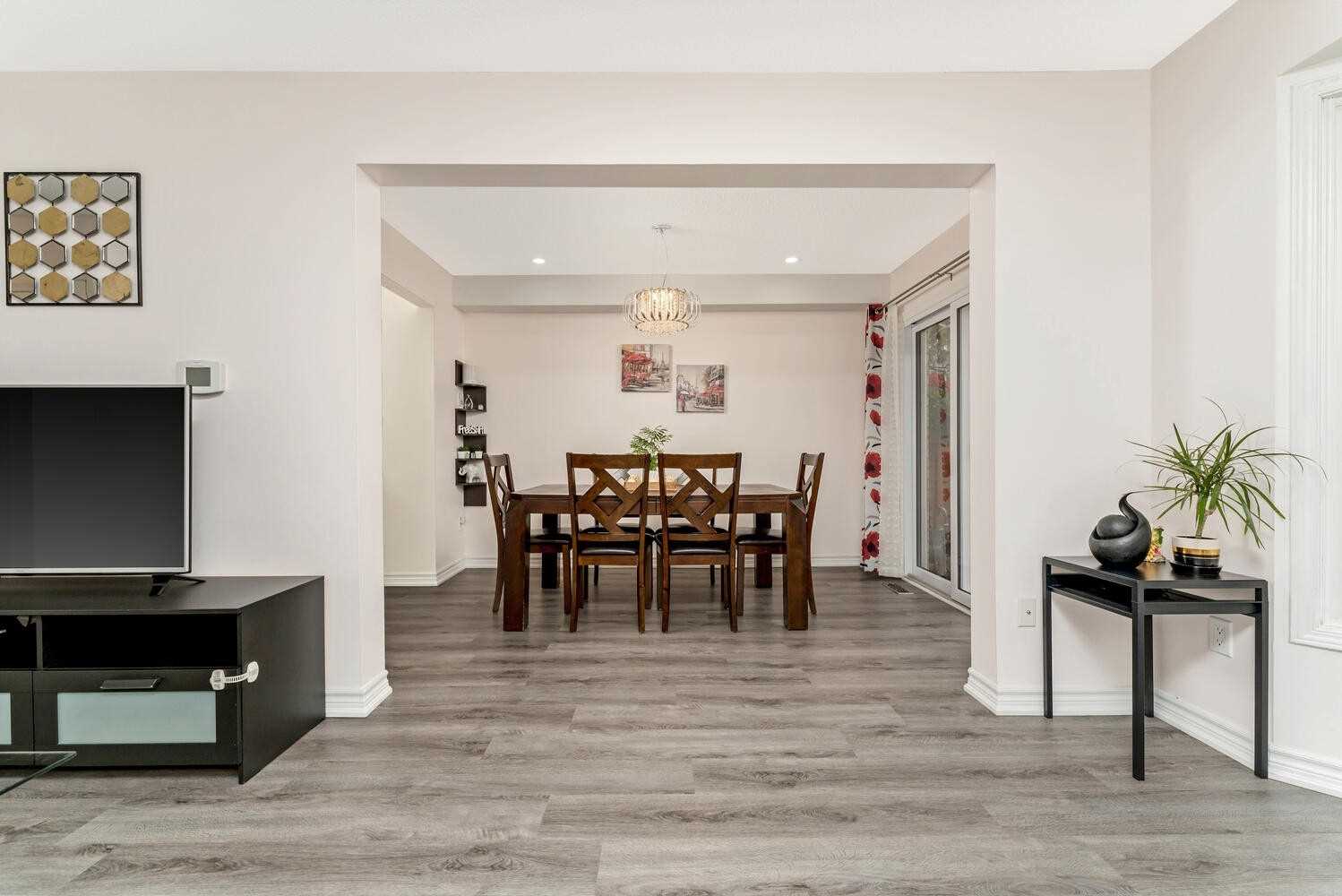 1 Royalwood Crt, #73