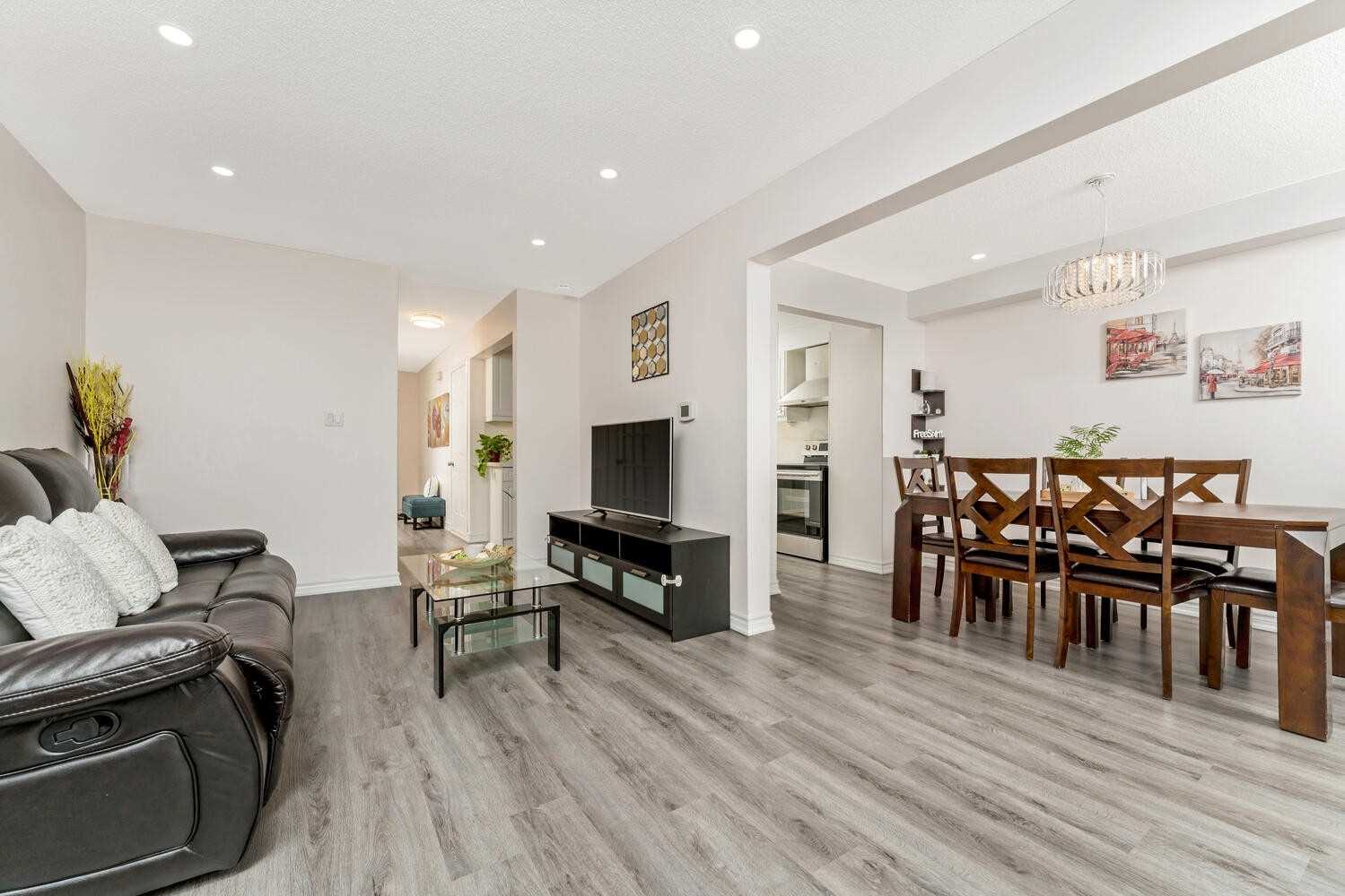 1 Royalwood Crt, #73