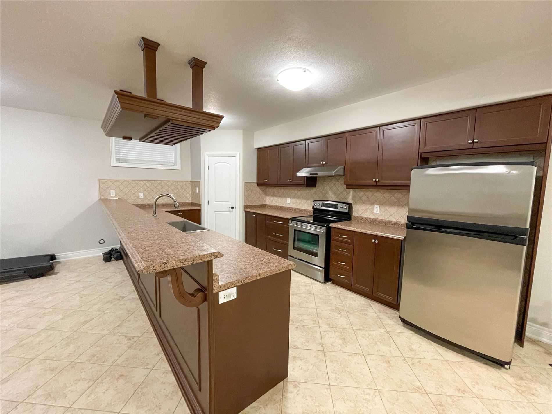 112 Watercrest Dr