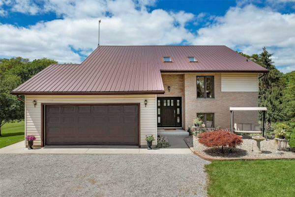 422 Salmon Point Rd, Prince Edward County