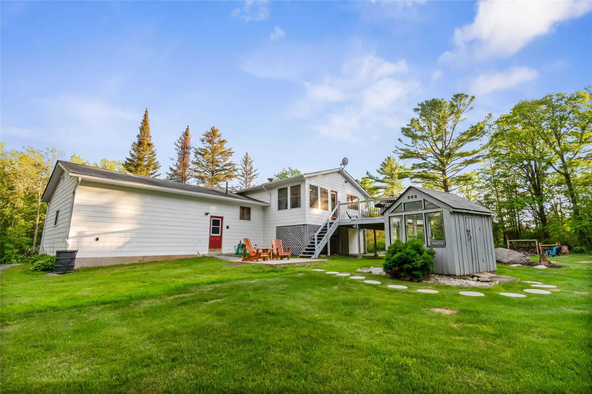8 Cedar Crt