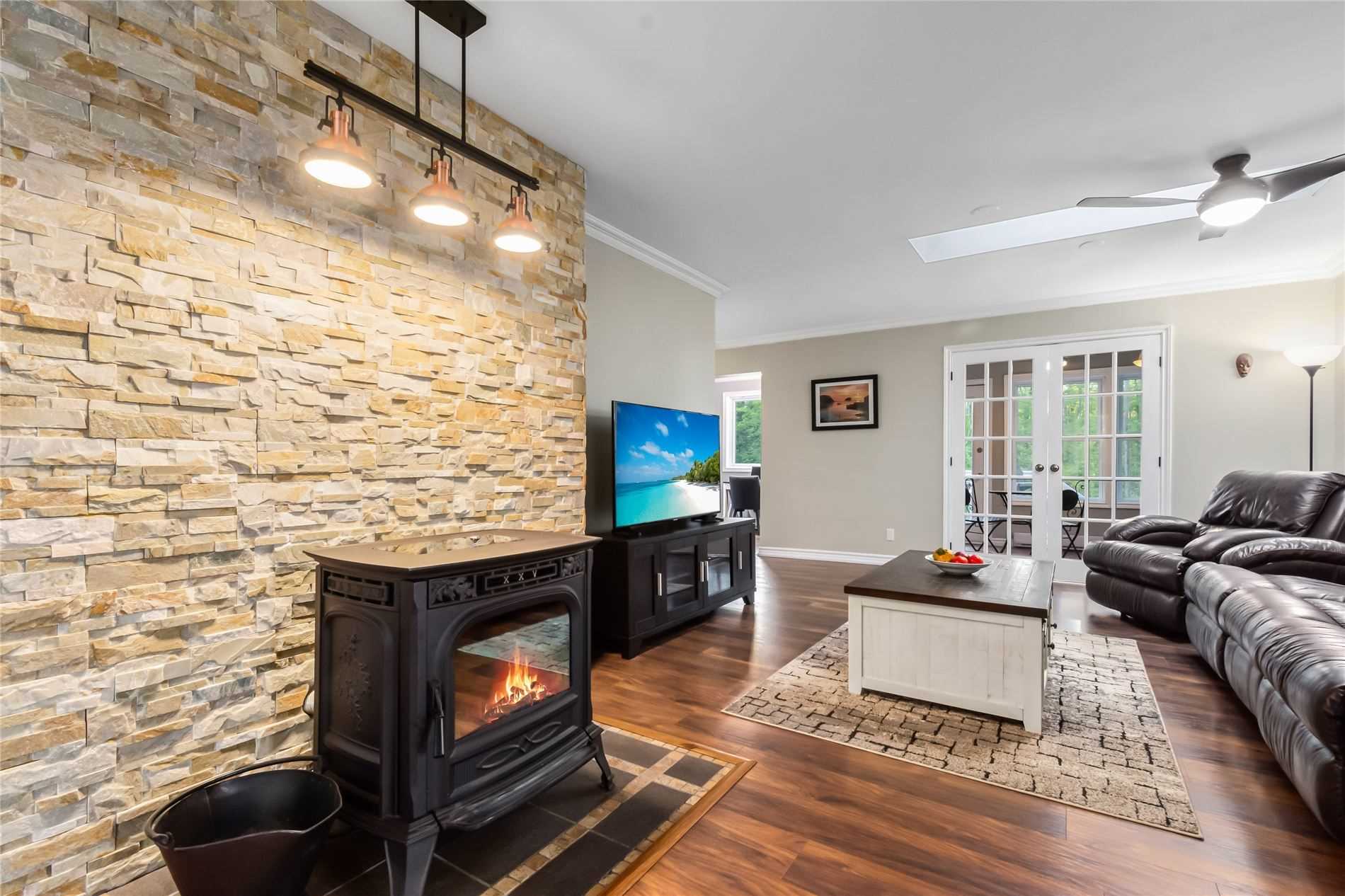 8 Cedar Crt