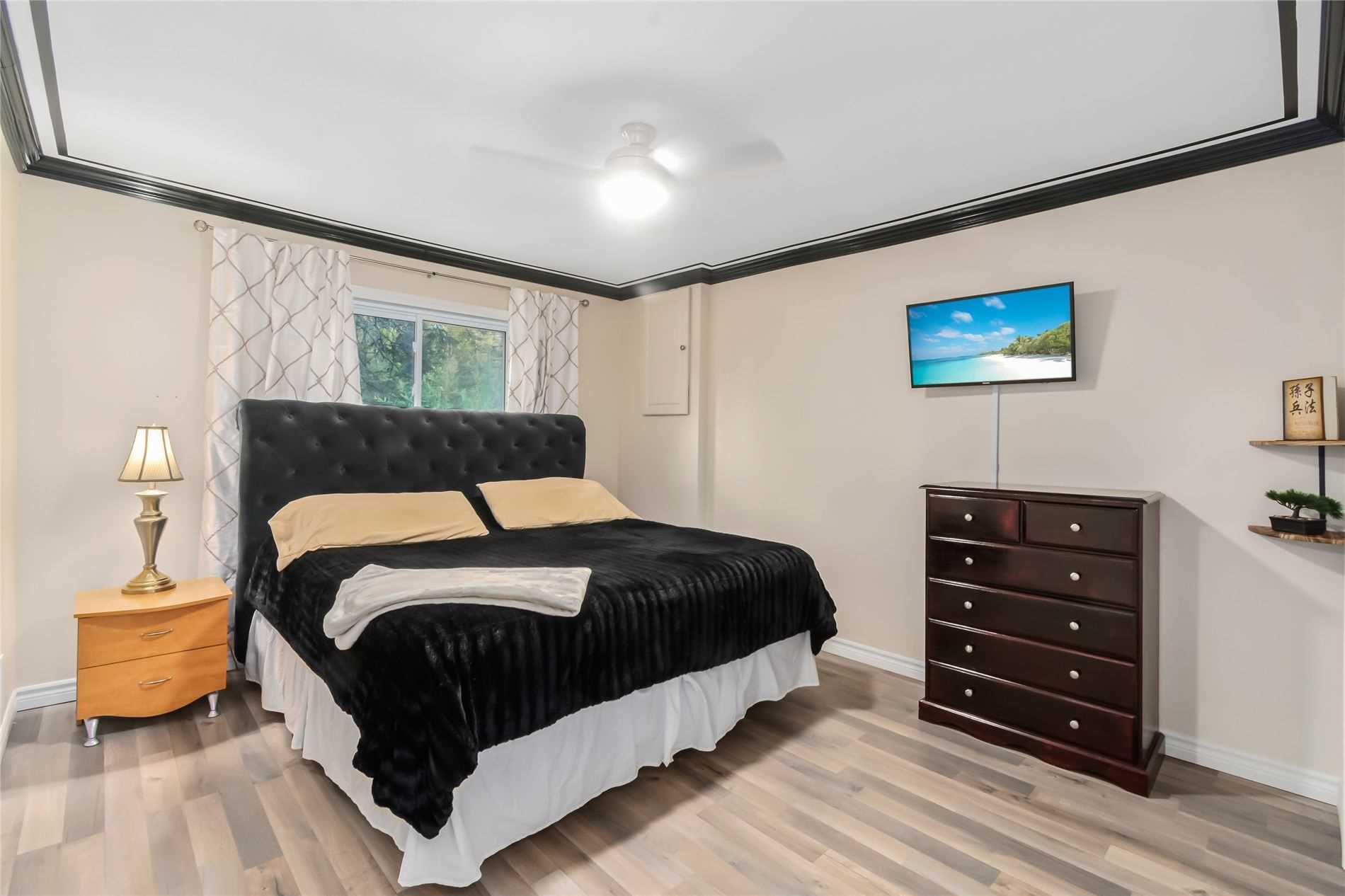 8 Cedar Crt