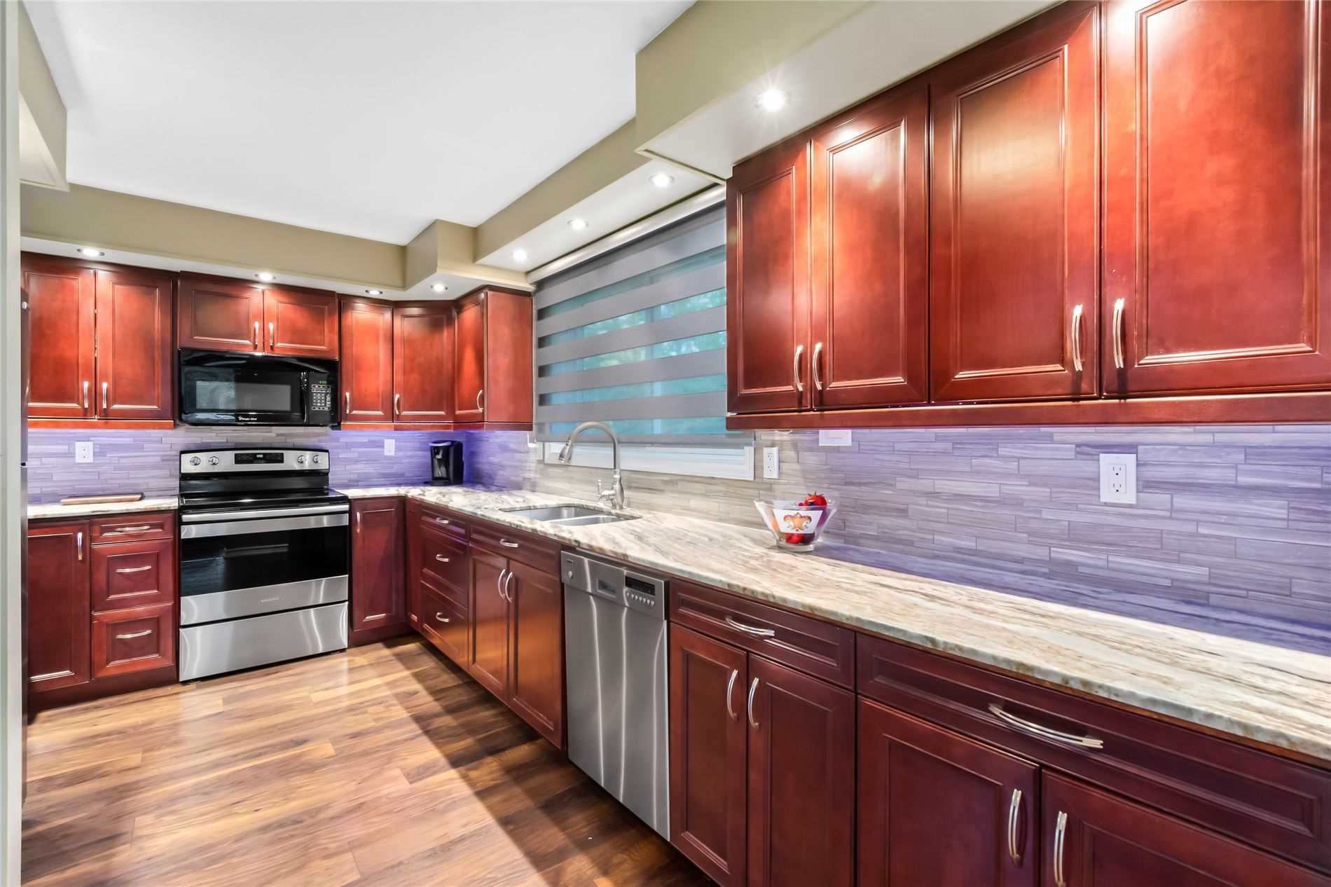 8 Cedar Crt