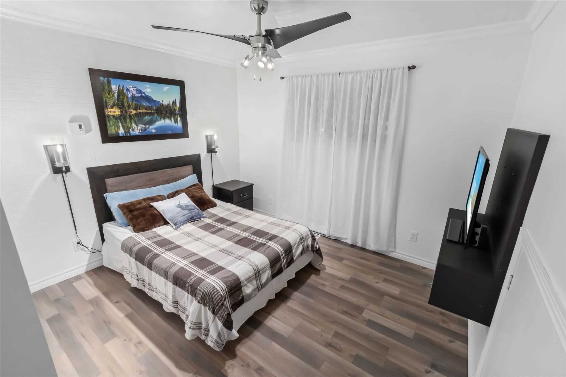 8 Cedar Crt