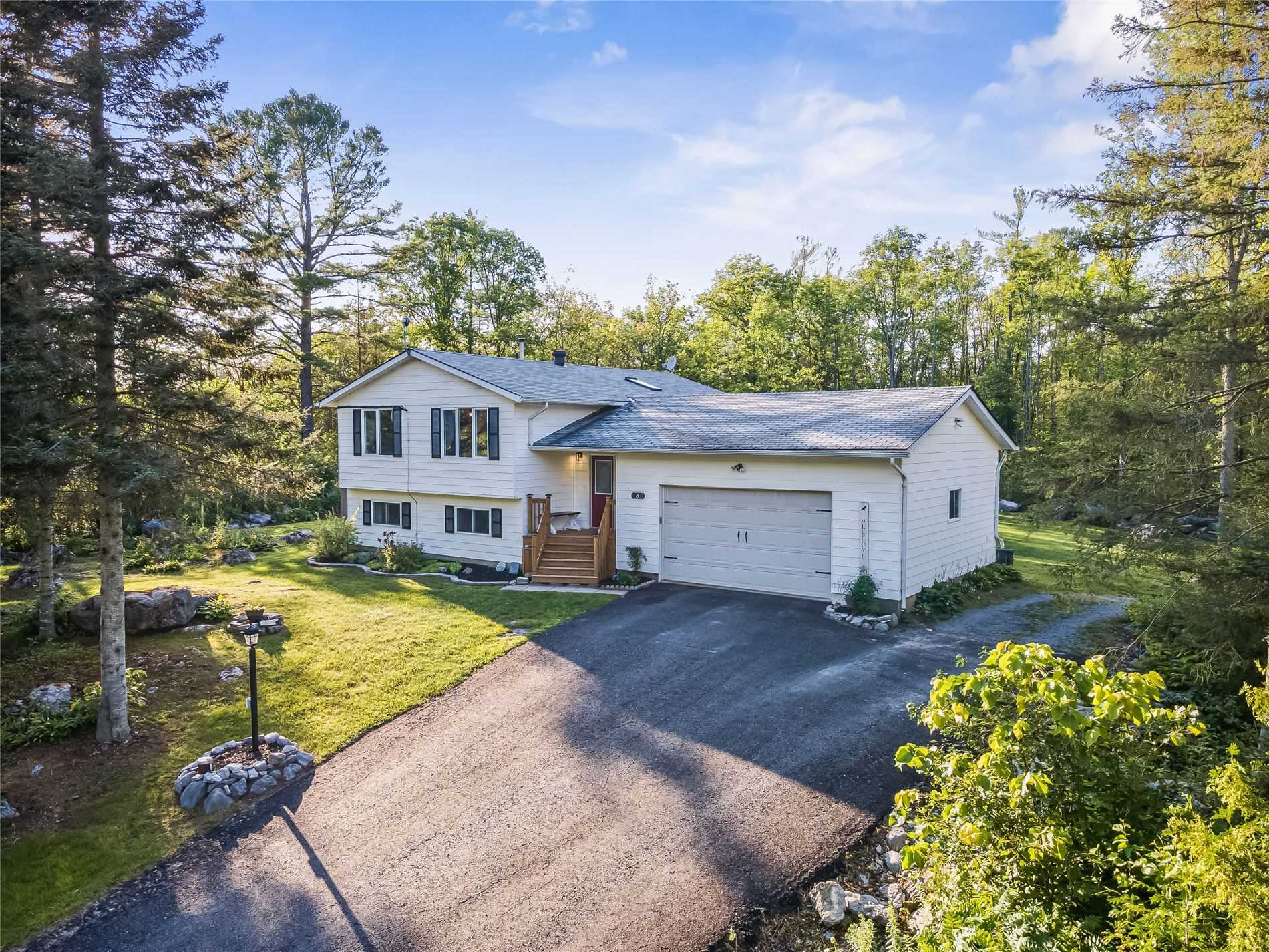 8 Cedar Crt