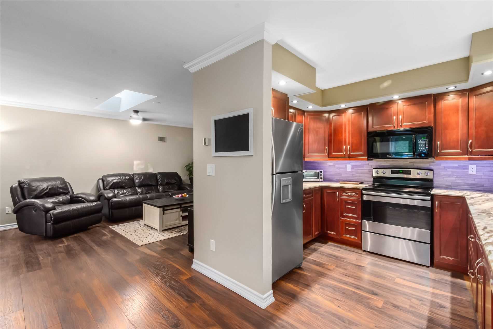8 Cedar Crt