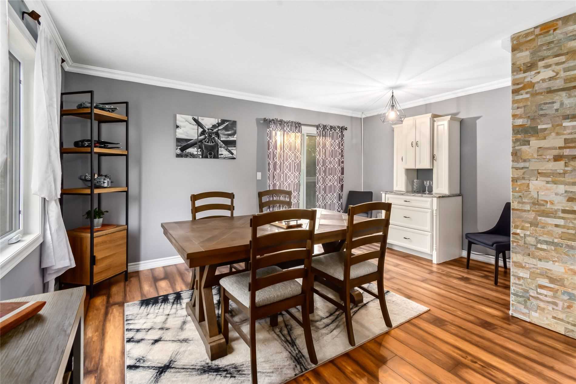 8 Cedar Crt