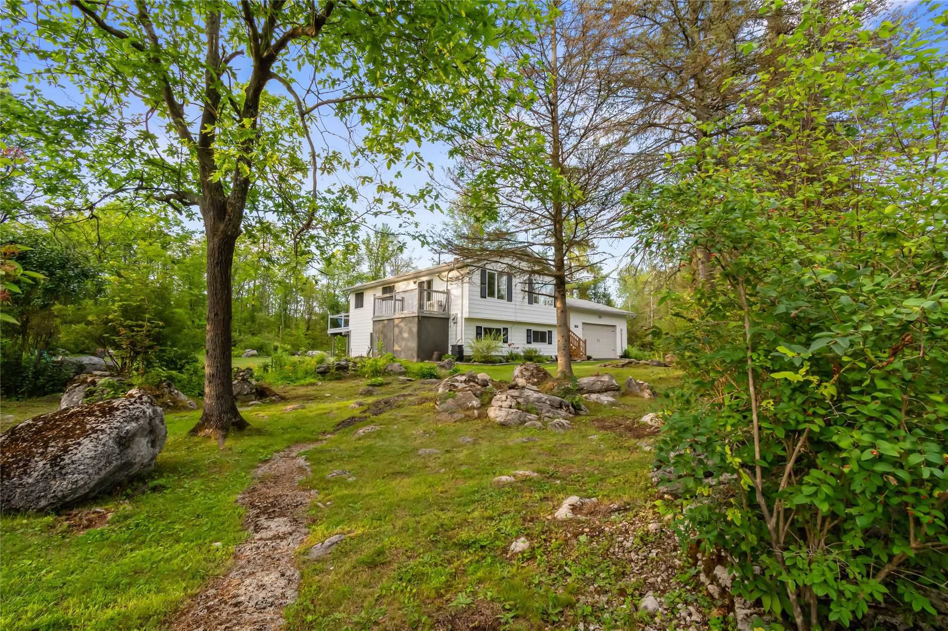 8 Cedar Crt