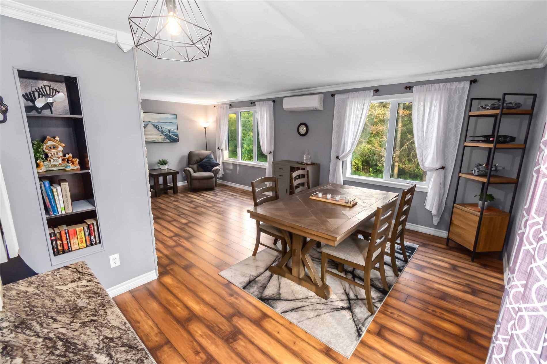 8 Cedar Crt