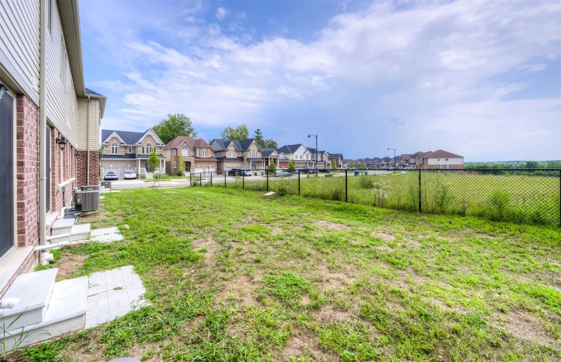 570 Linden Dr