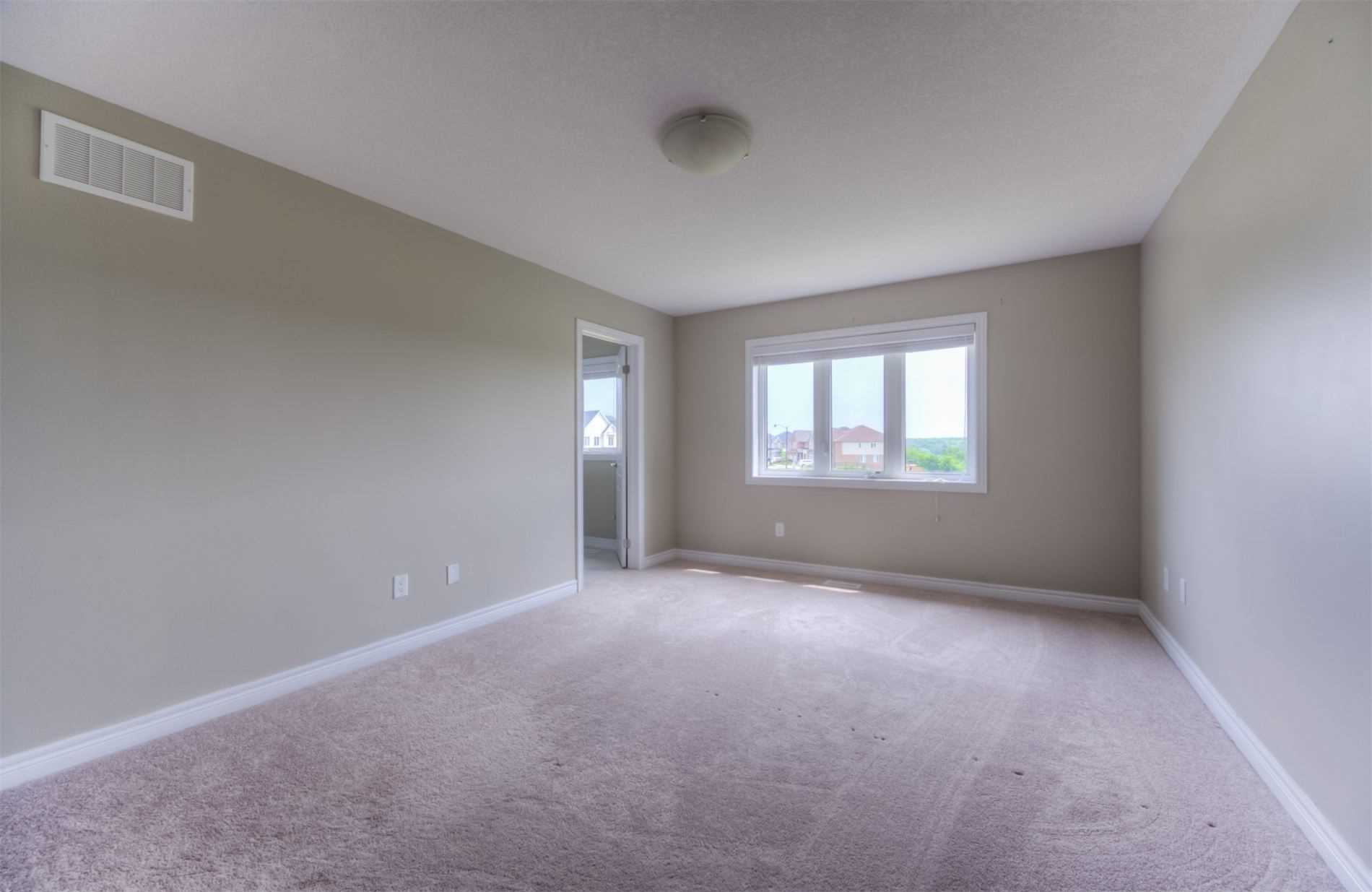 570 Linden Dr