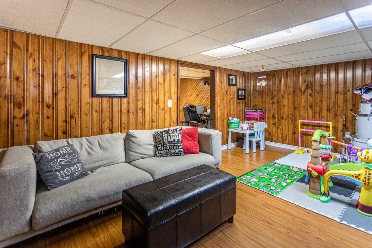 38 Athenia Dr