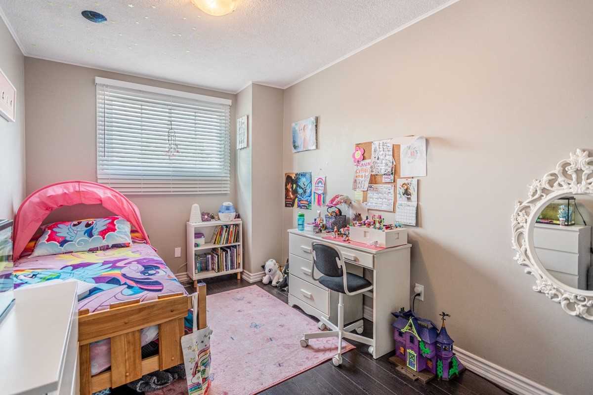 38 Athenia Dr