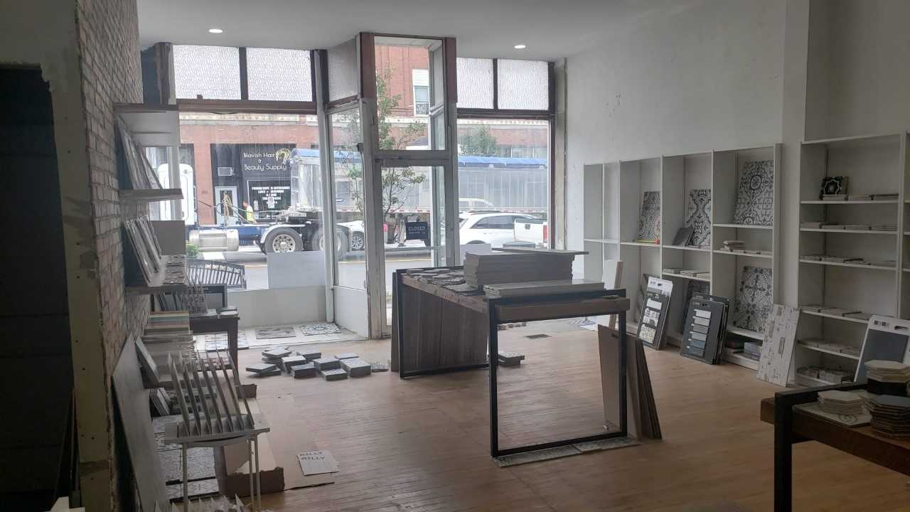 127 Main St W