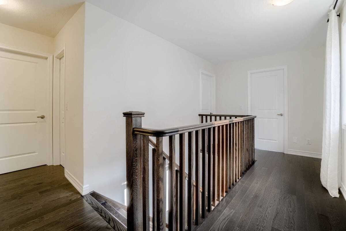16 Stonehill Ave