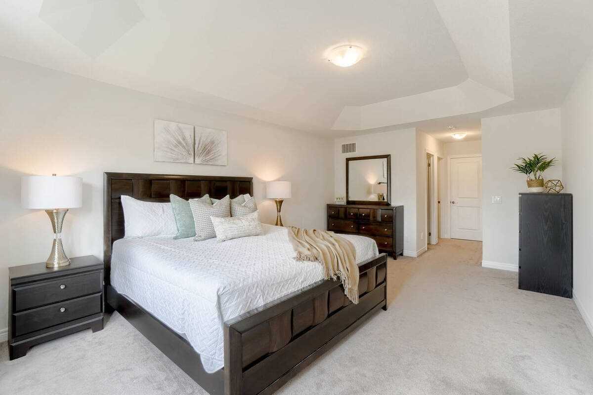 16 Stonehill Ave