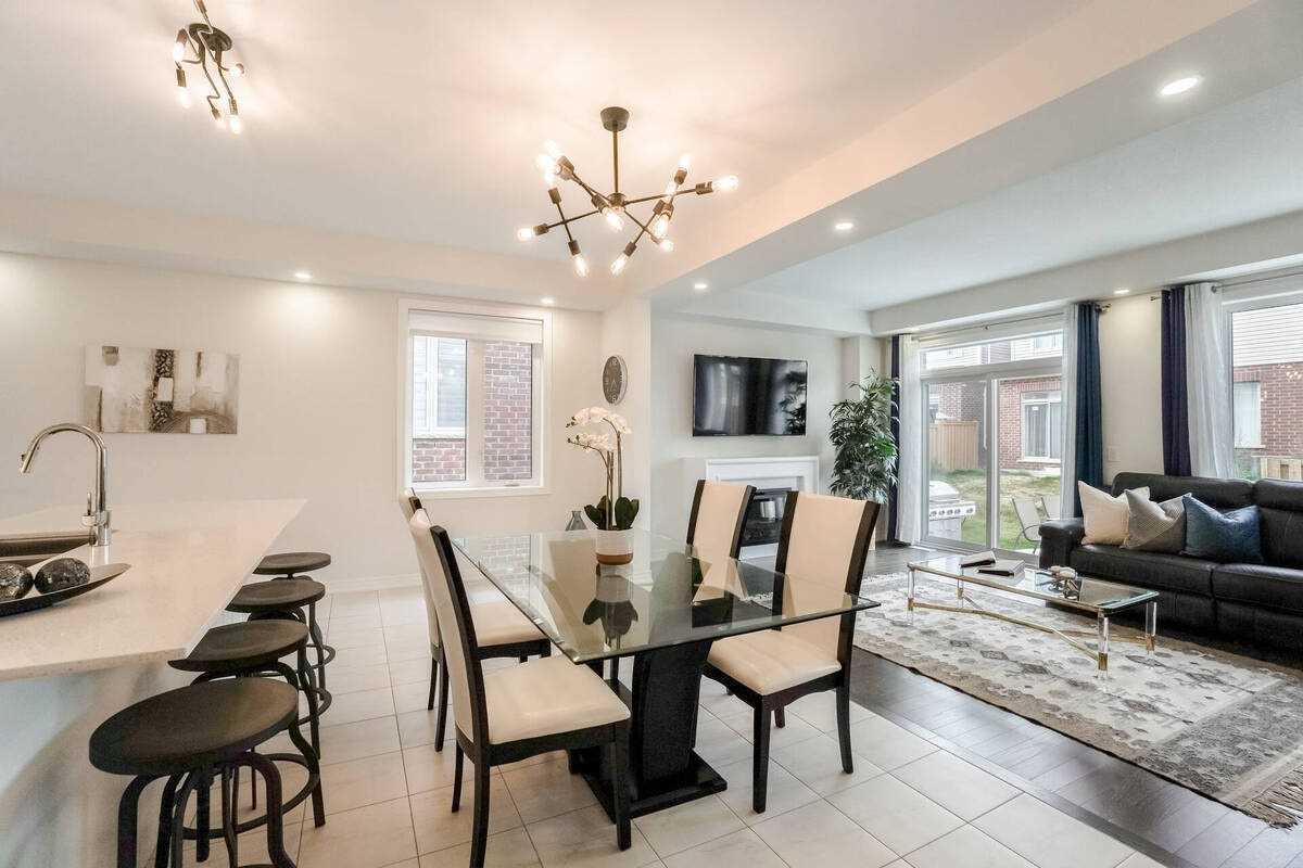 16 Stonehill Ave