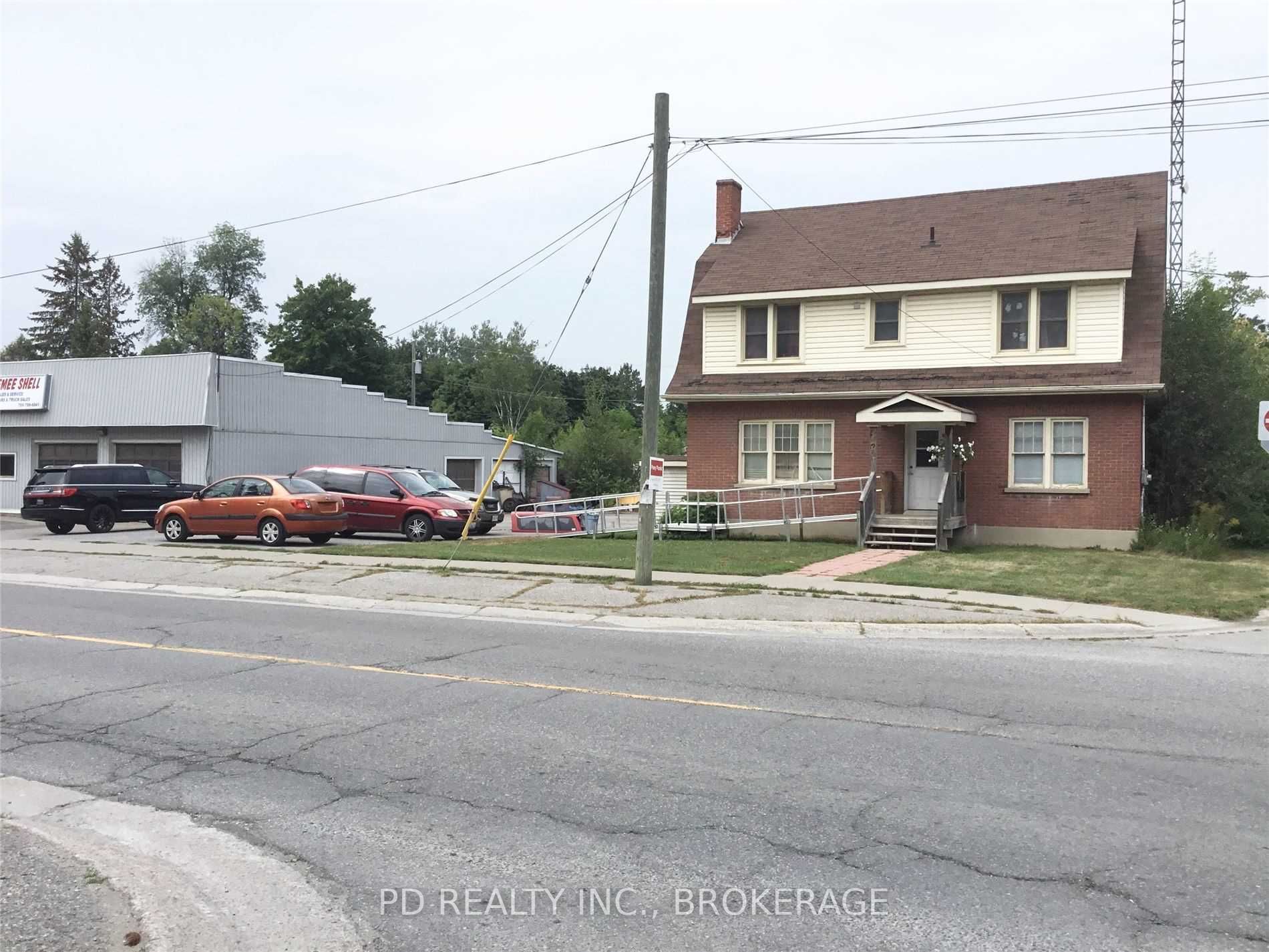 79 King St E