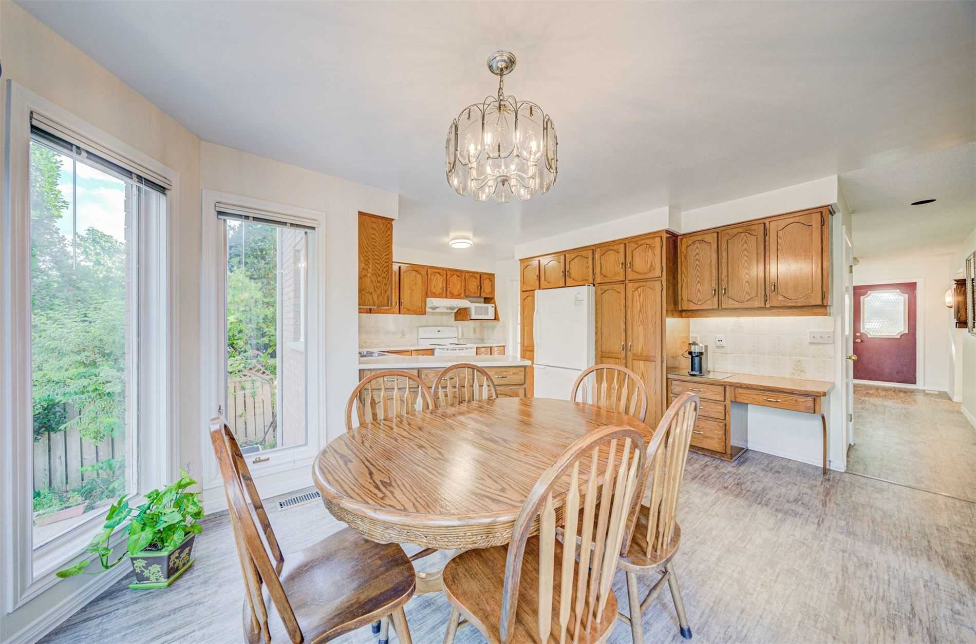 29 Kortright Rd E