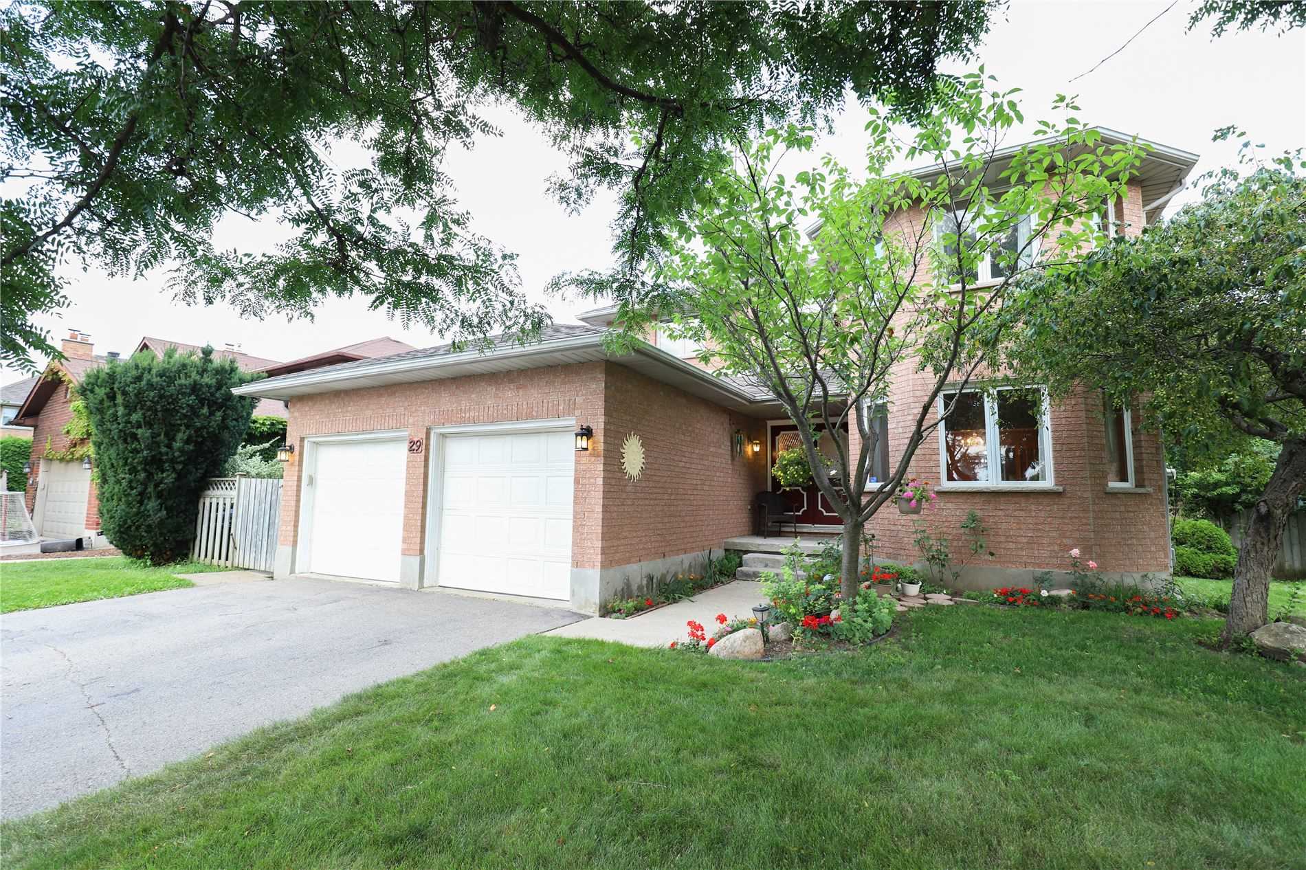 29 Kortright Rd E