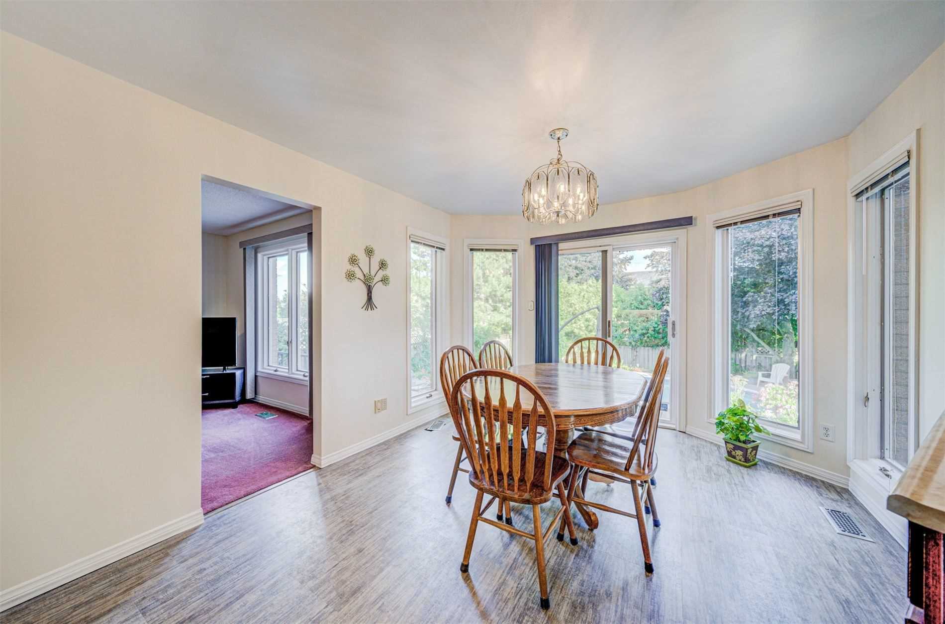 29 Kortright Rd E
