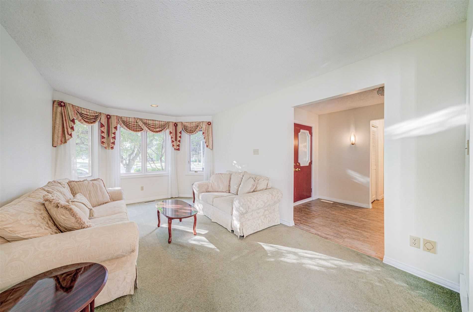 29 Kortright Rd E