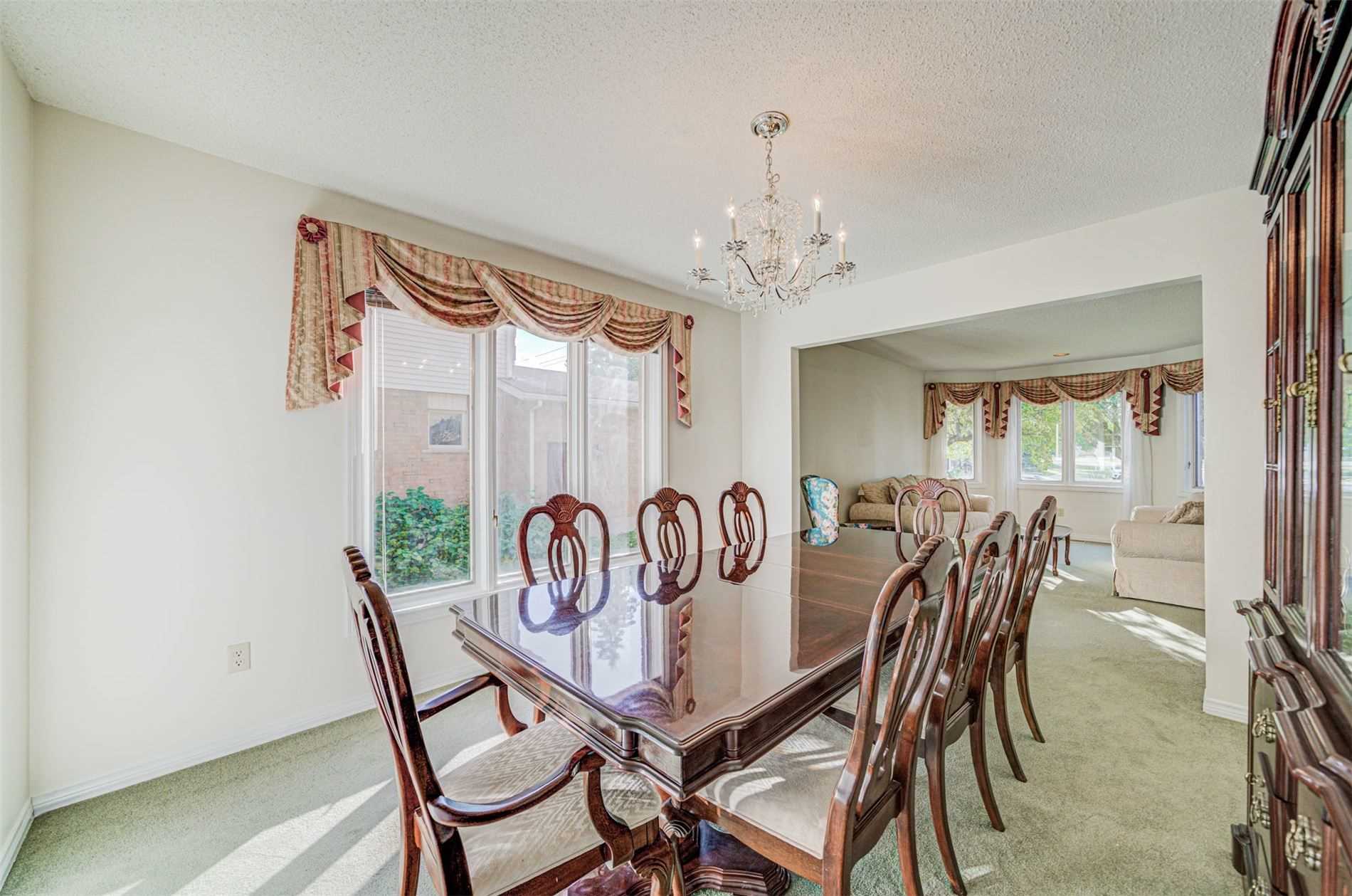 29 Kortright Rd E
