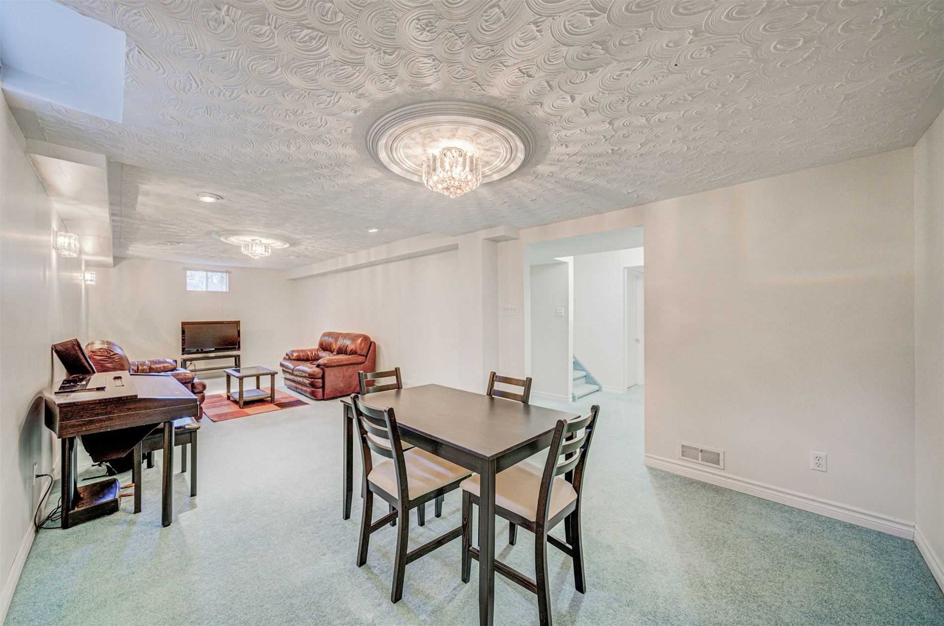 29 Kortright Rd E