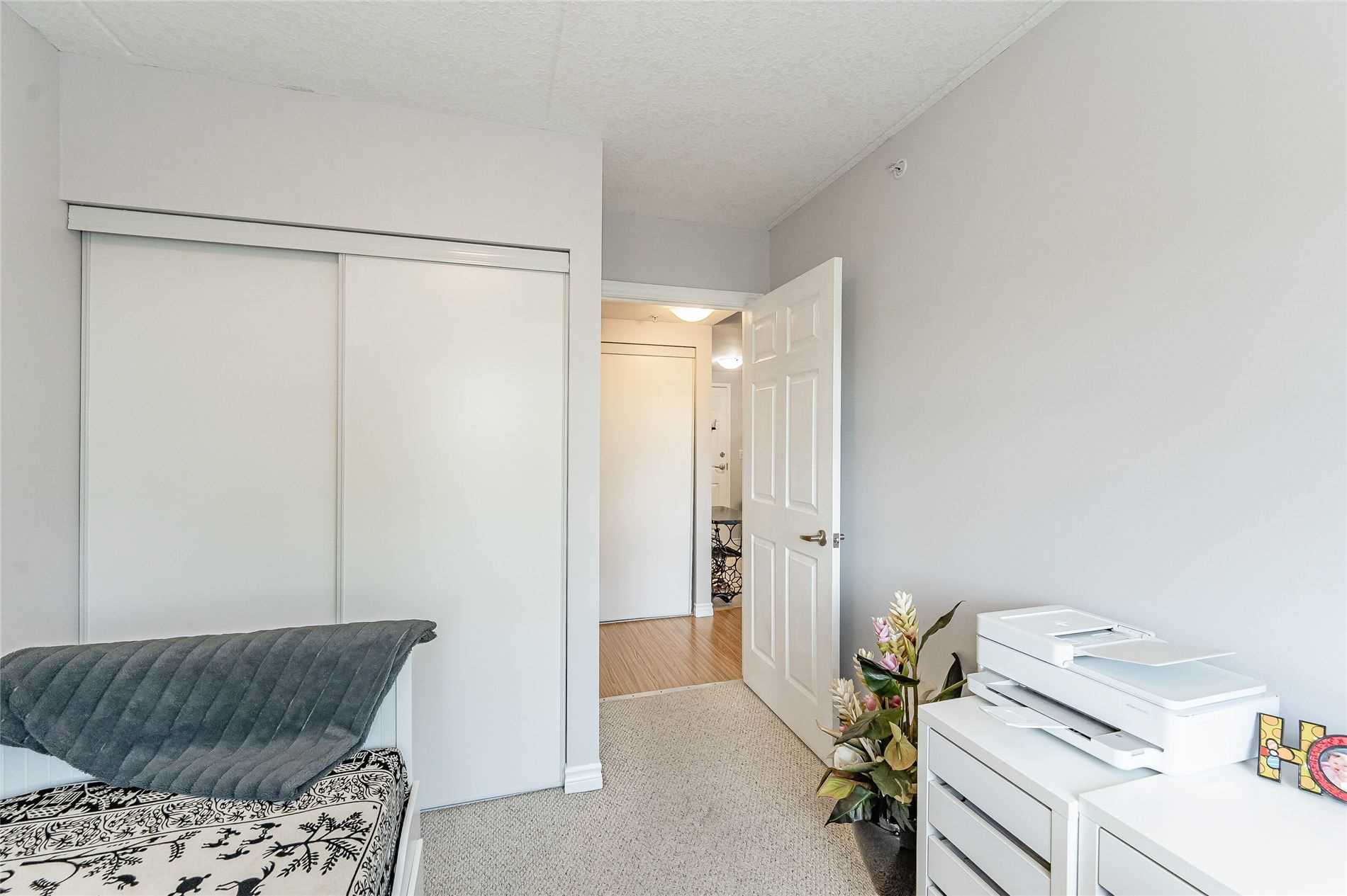19 Waterford Dr, #106