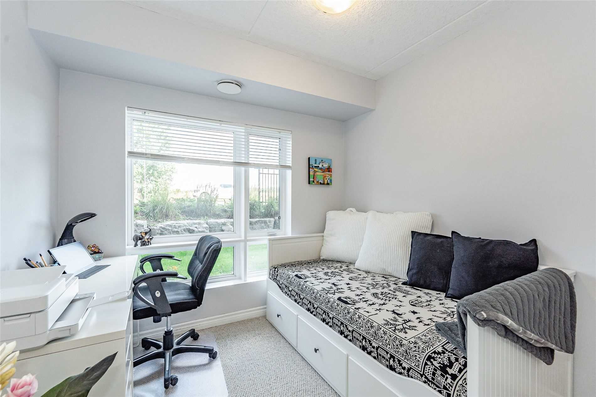 19 Waterford Dr, #106