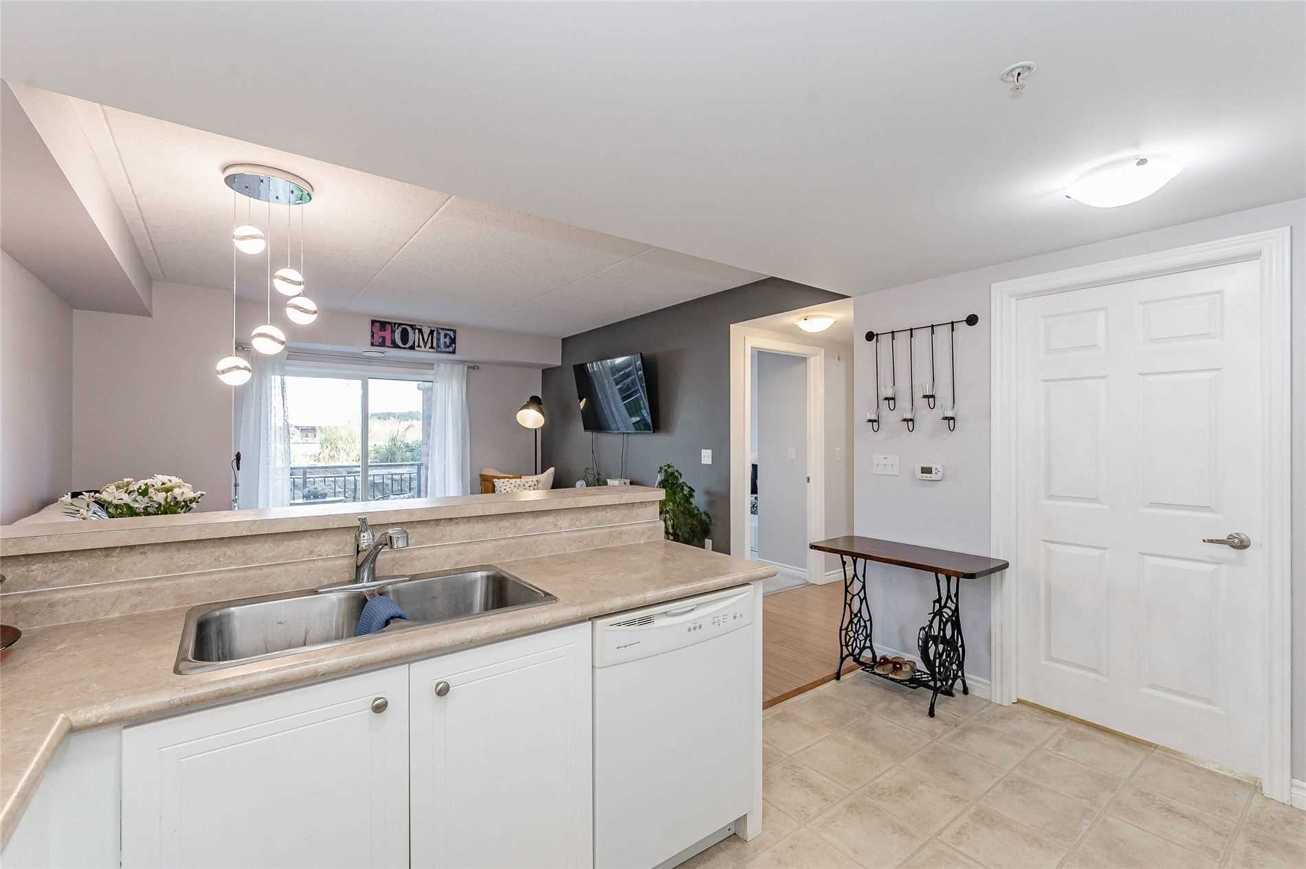 19 Waterford Dr, #106