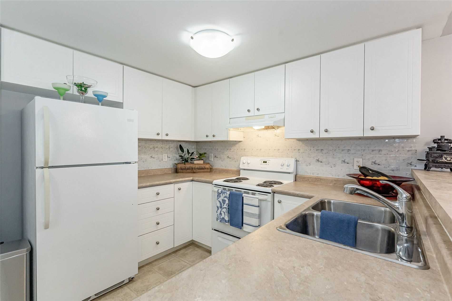 19 Waterford Dr, #106