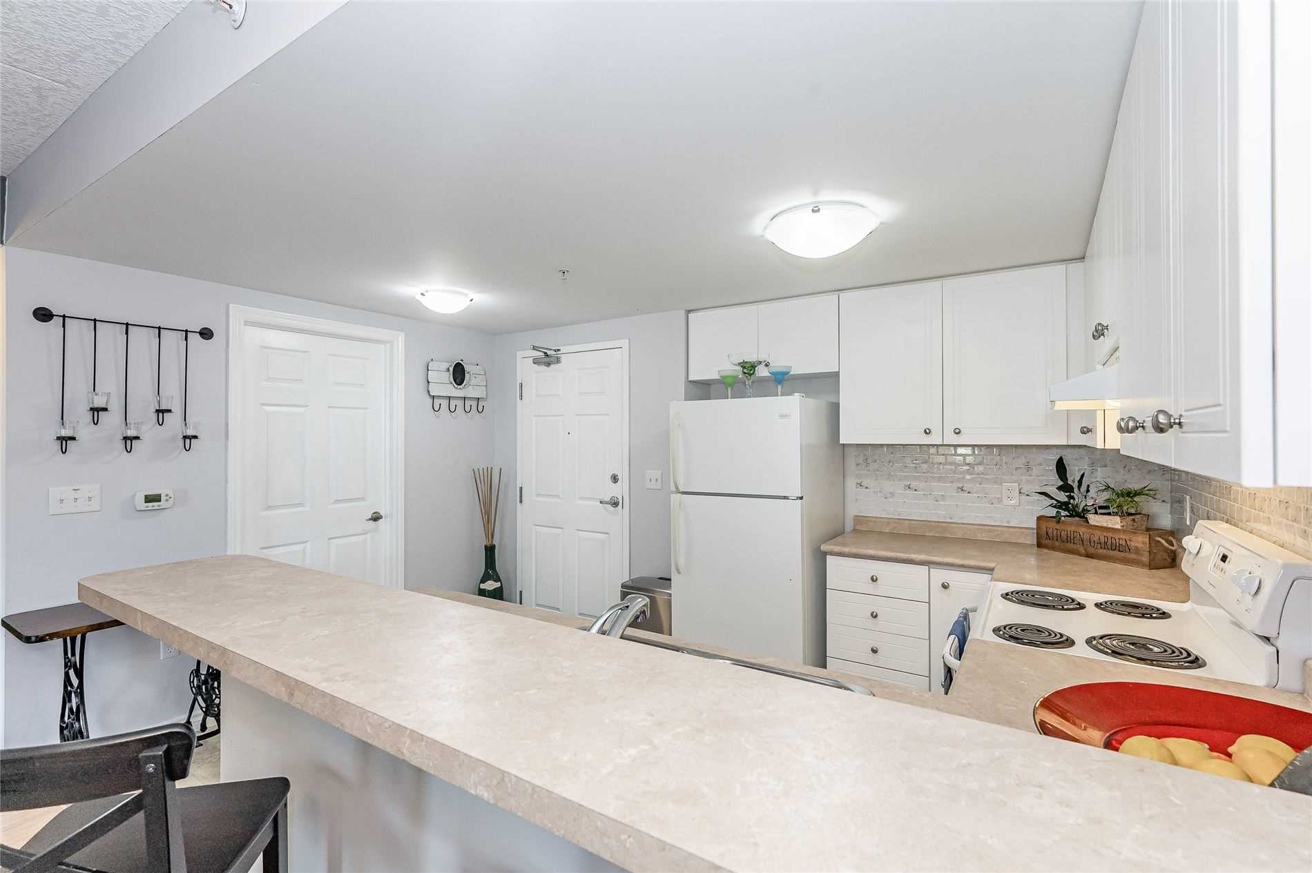 19 Waterford Dr, #106