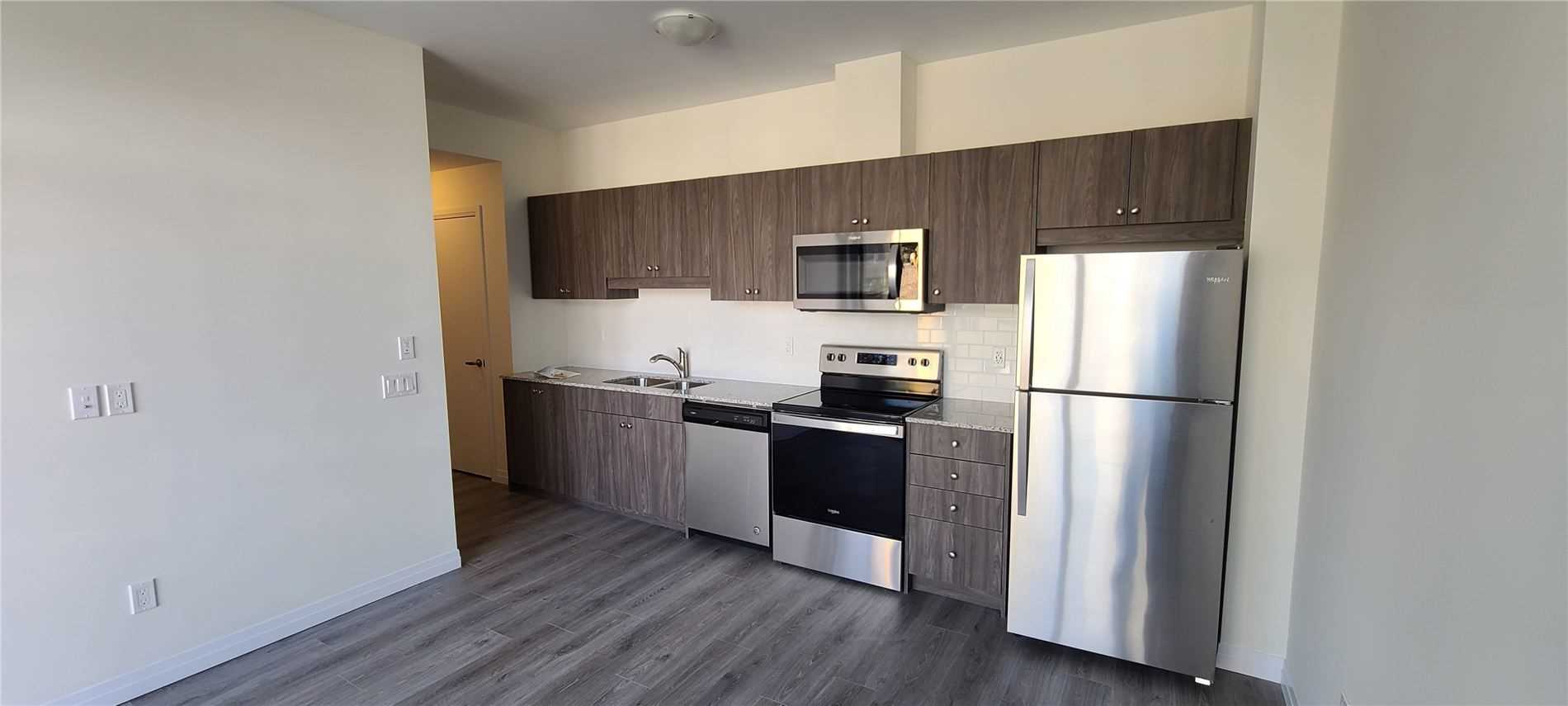 60 Charles St W, #301