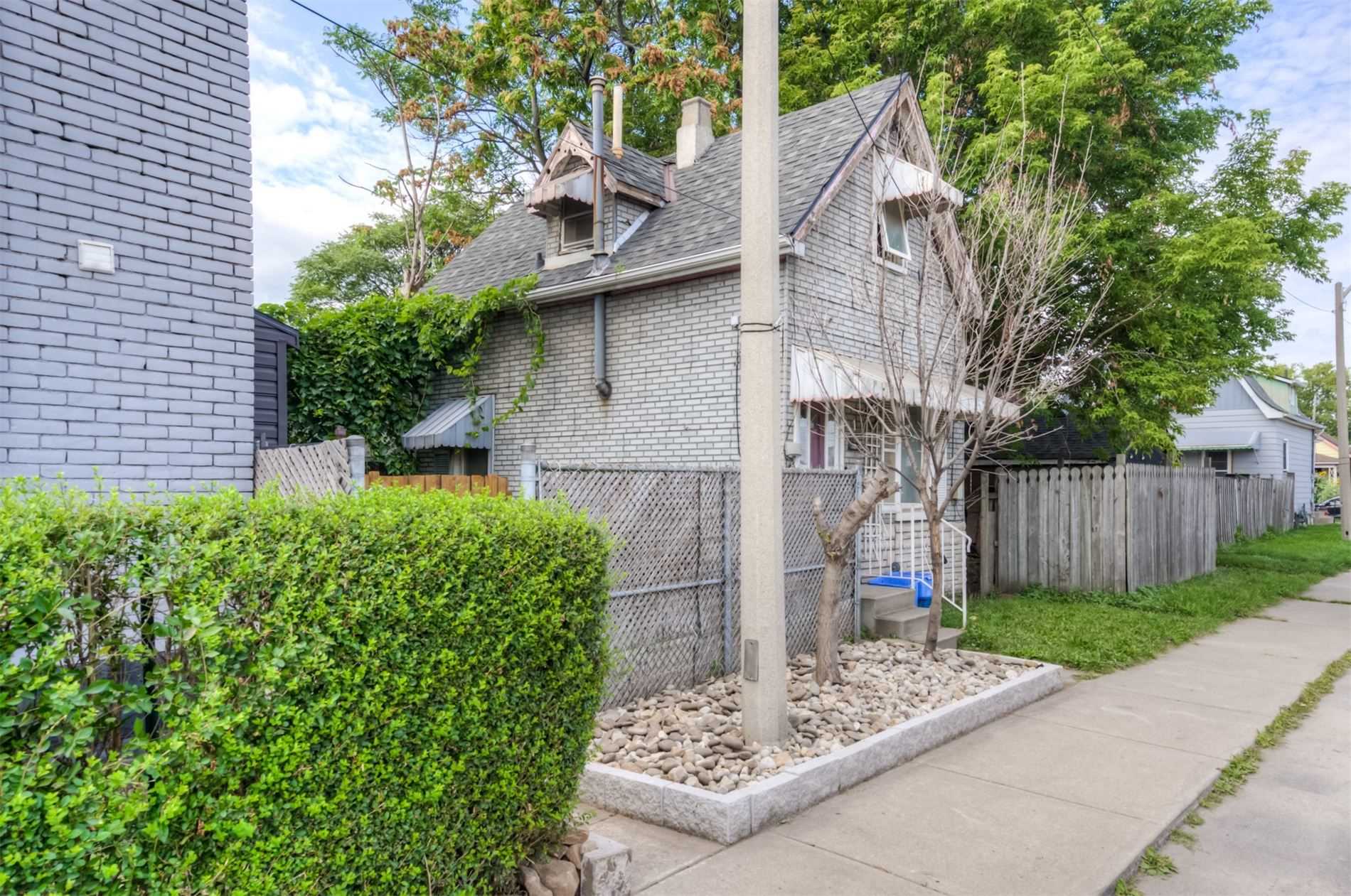 1 Norton St